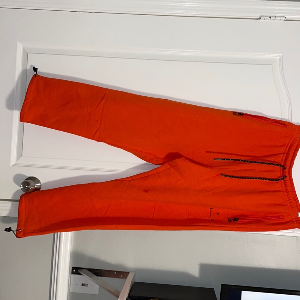23 Engineered Fleece Pants    (PANTS HAVE A STAIN 2ND PICTURE)